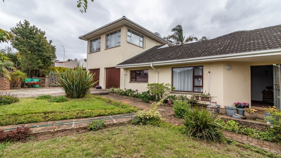 5 Bedroom Property for Sale in Vincent Eastern Cape